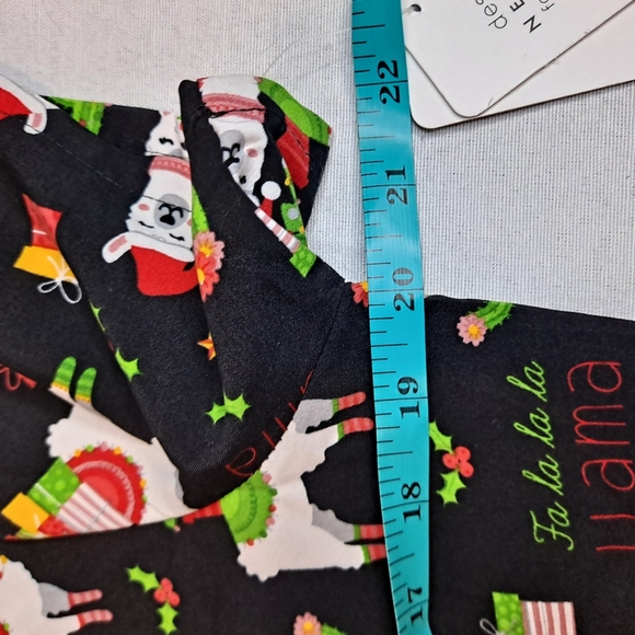 elite Med Performance Scrub Top Womens Microflex Christmas Llama Cactus - Picture 13 of 14